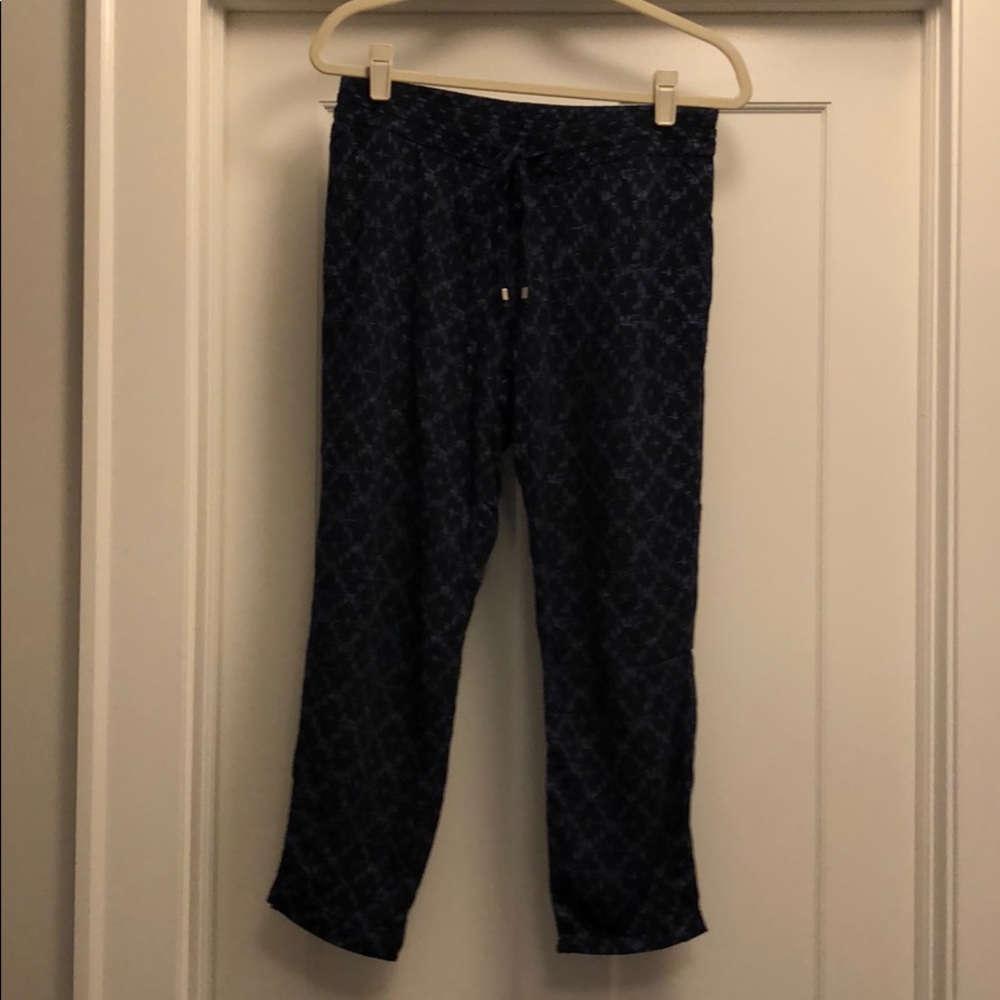 Patterned Jogger-Like Pants - Picture 3 of 6